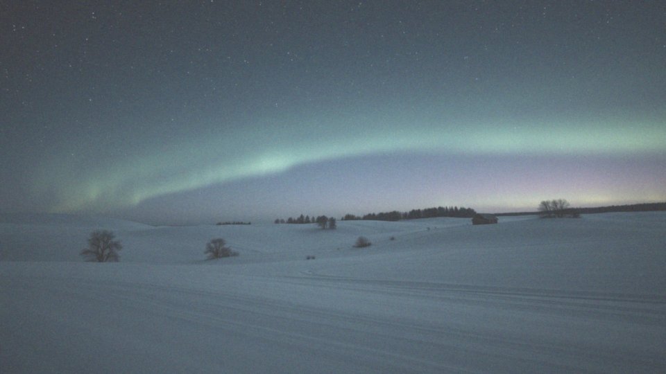Jakie warunki atmosferyczne zwiększają szanse na zobaczenie zorzy?